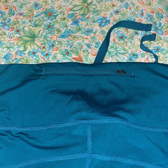 Teal & lime green Nike athletic capris (2X) (nwt) - Picture 6 of 7